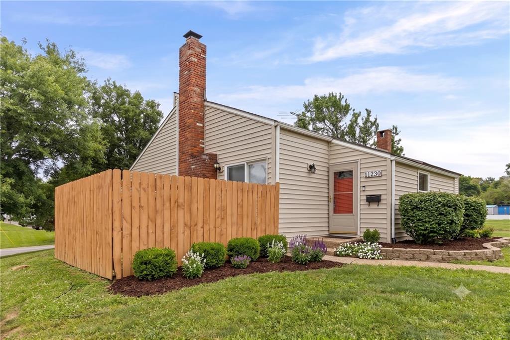 Listing Photo MLS #HMS2625645