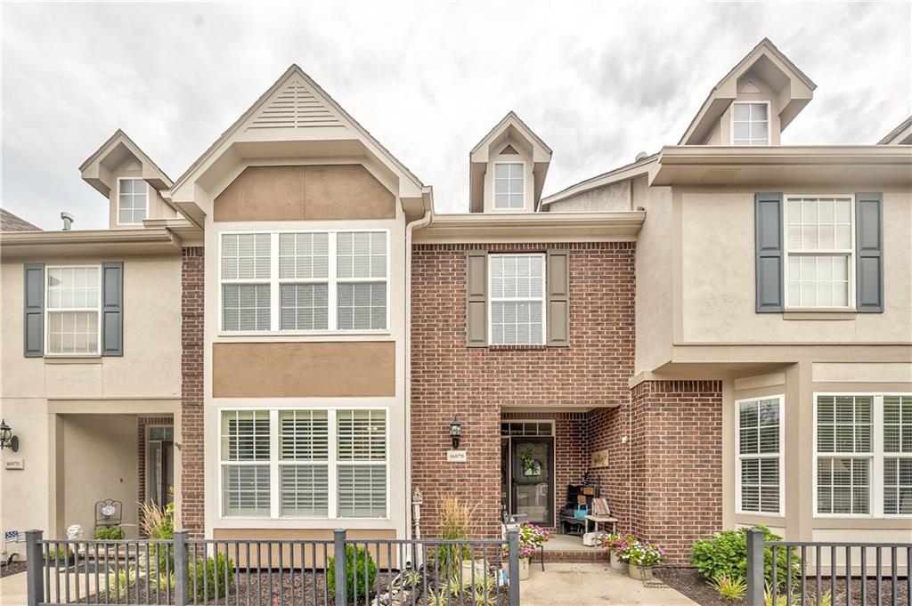 Listing Photo MLS #HMS2625793