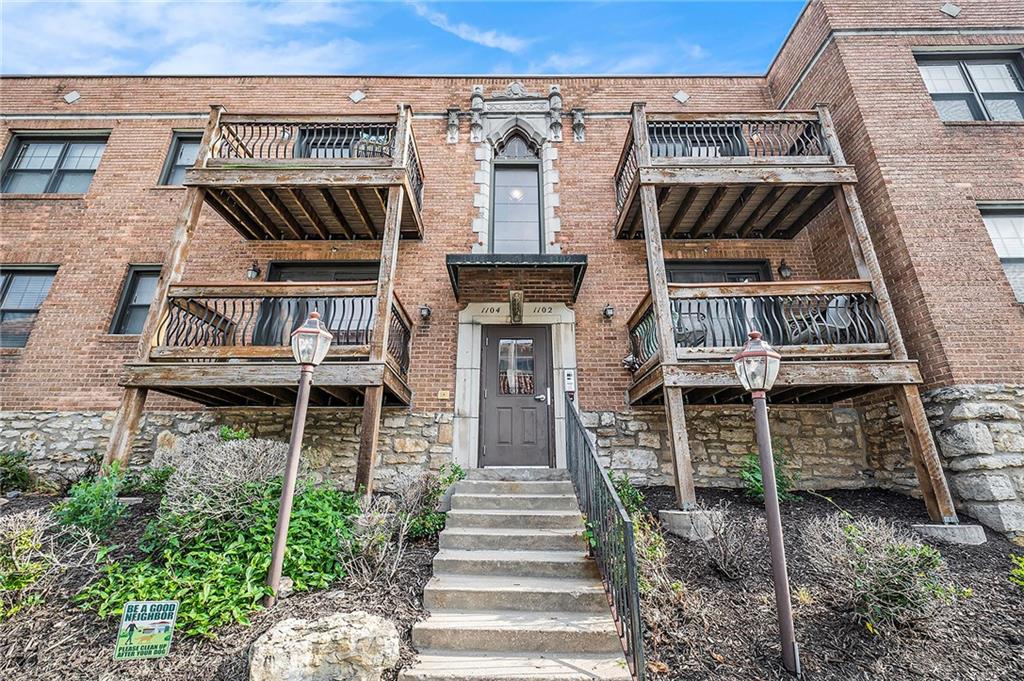 Listing Photo MLS #HMS2626013