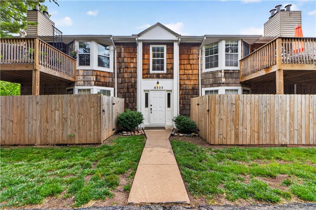 Listing Photo MLS #HMS2626782