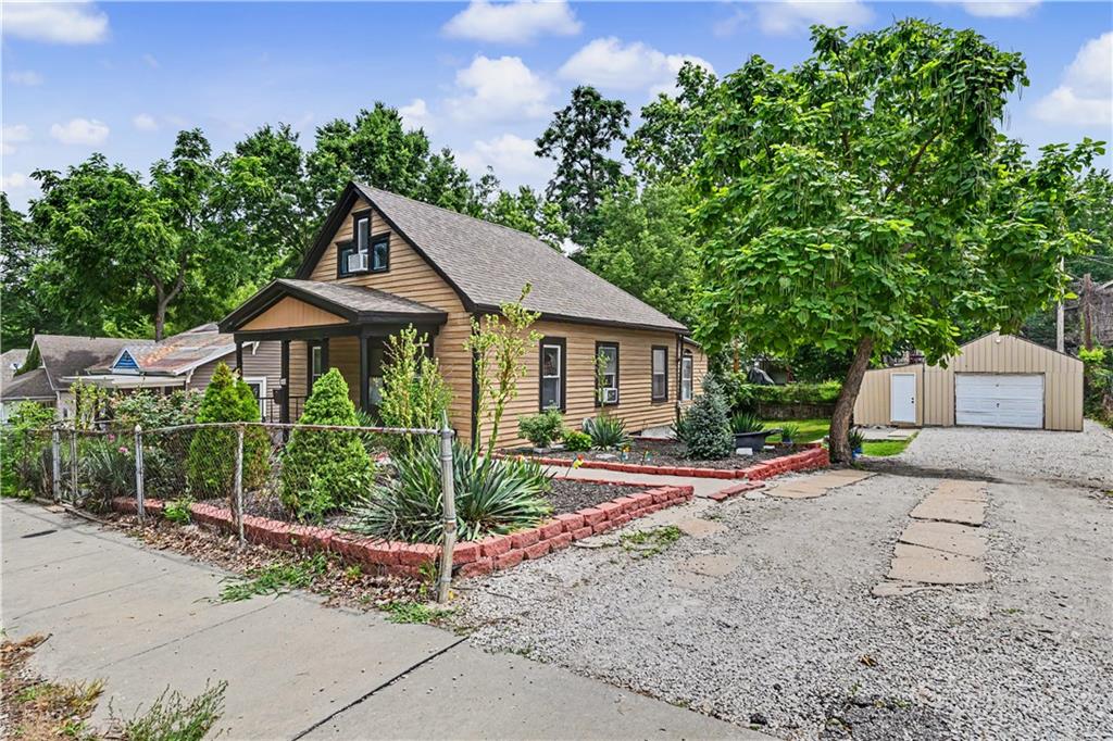 Listing Photo MLS #HMS2626817