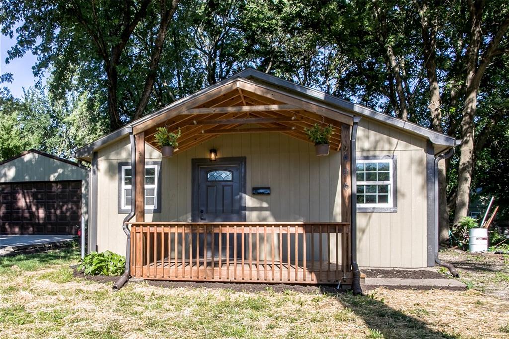 Listing Photo MLS #HMS2626871