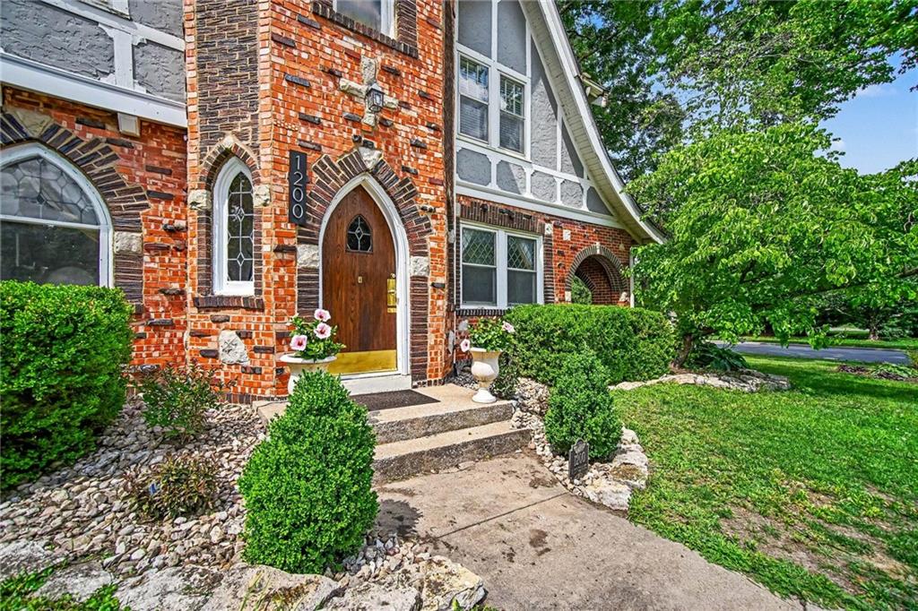 Listing Photo MLS #HMS2626989