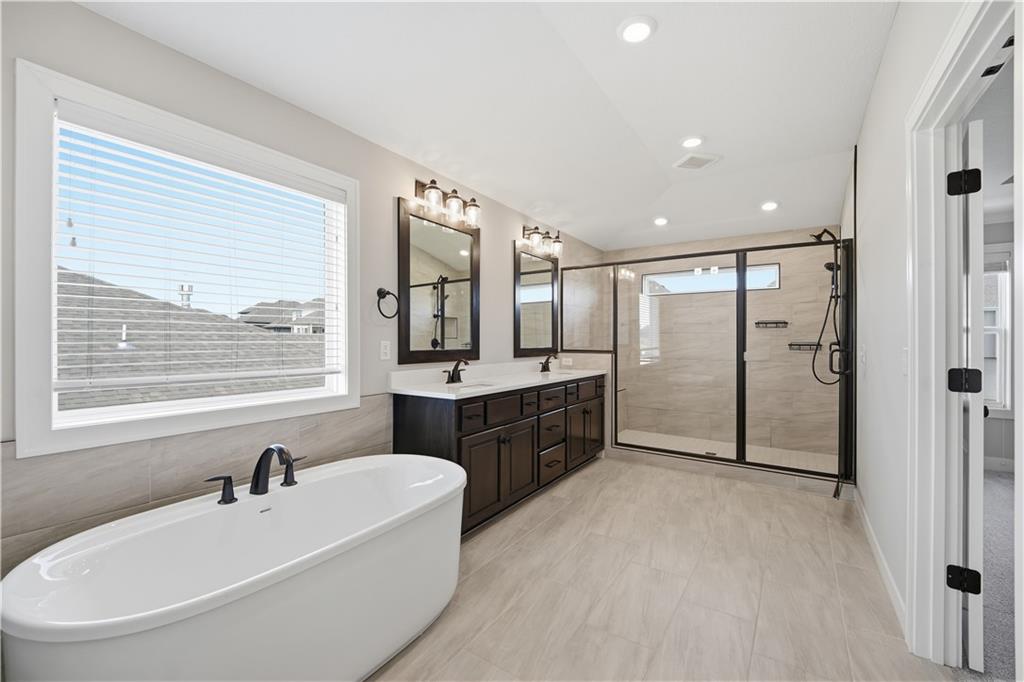 Listing Photo MLS #HMS2627110