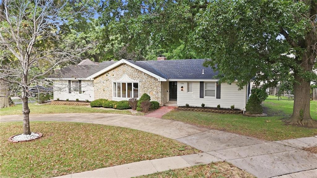 Listing Photo MLS #HMS2627708