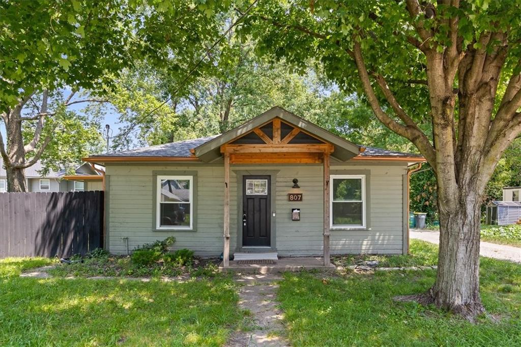 Listing Photo MLS #HMS2628098