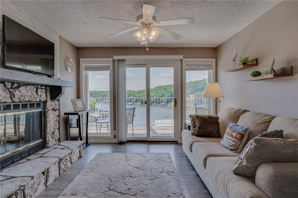 Listing Photo MLS #HMS2628277