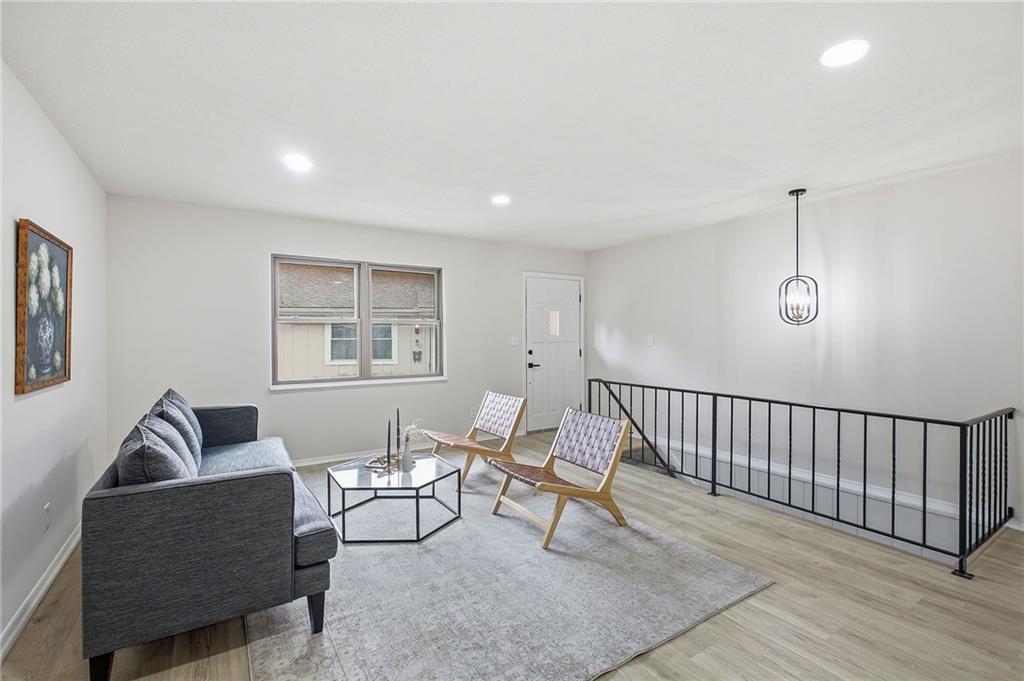 Listing Photo MLS #HMS2628476