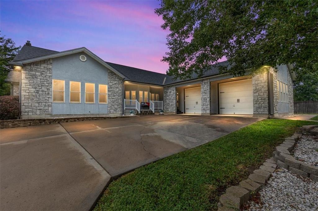 Listing Photo MLS #HMS2628796