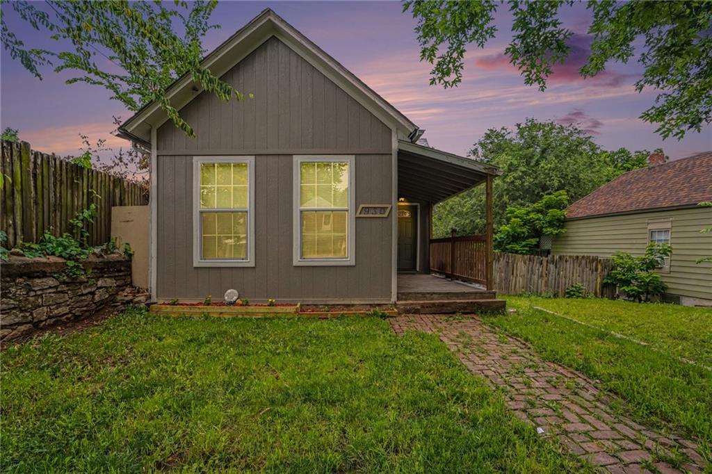 Listing Photo MLS #HMS2628826