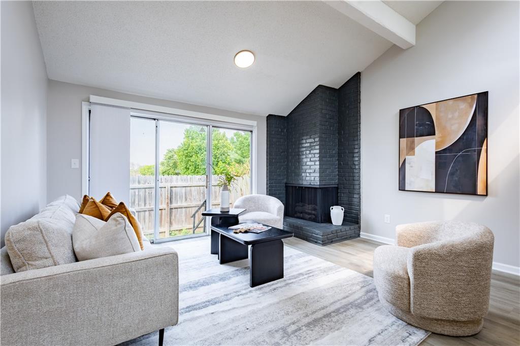 Listing Photo MLS #HMS2629209