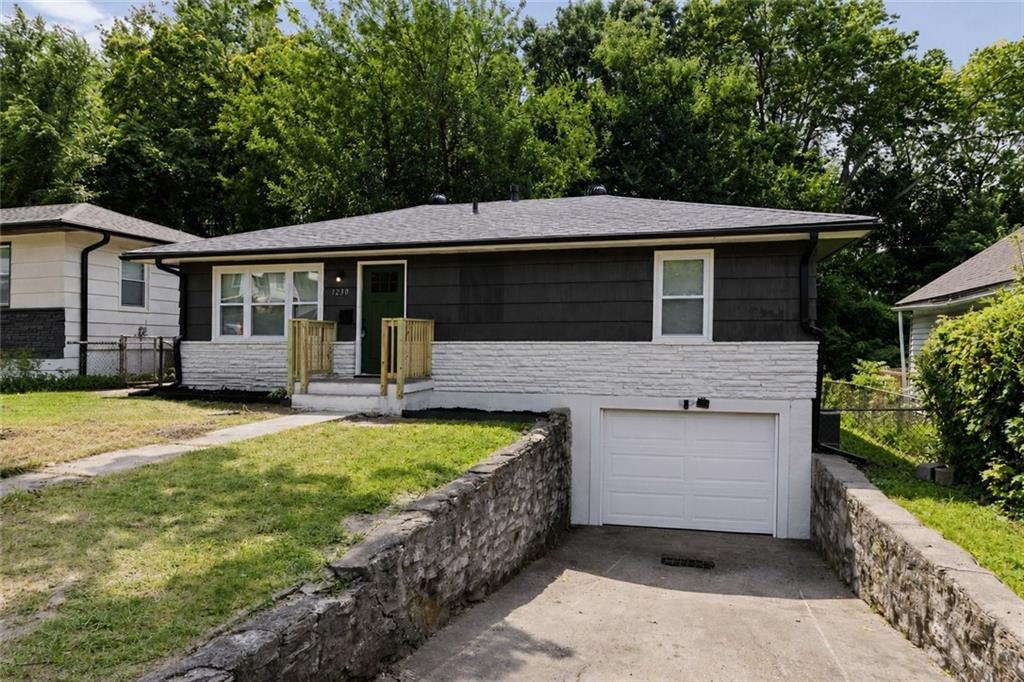 Listing Photo MLS #HMS2629772