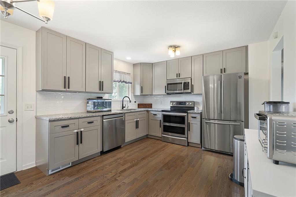 Listing Photo MLS #HMS2630794