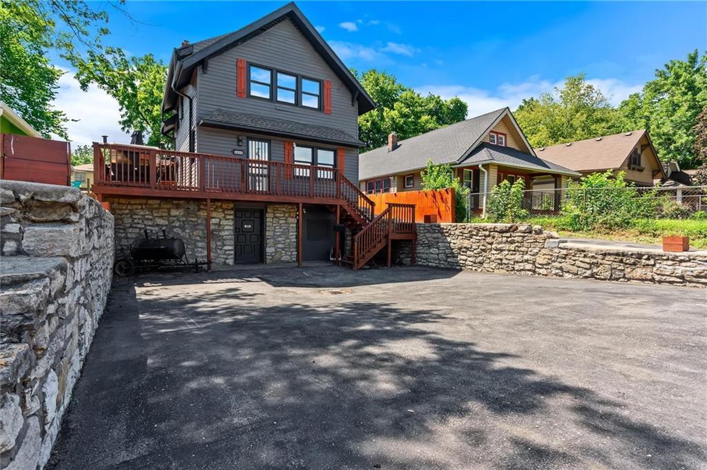 Listing Photo MLS #HMS2631163