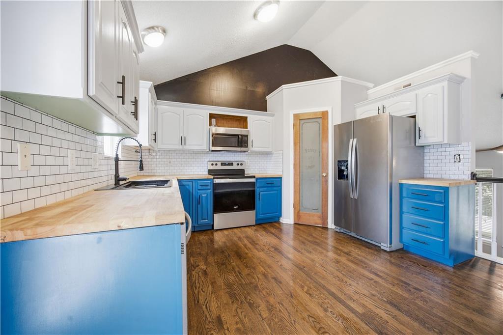 Listing Photo MLS #HMS2631177