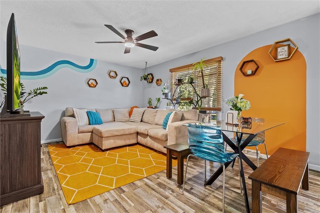 Listing Photo MLS #HMS2631223