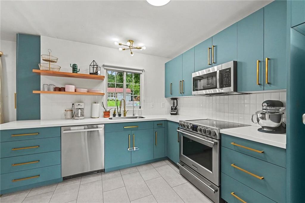 Listing Photo MLS #HMS2631586