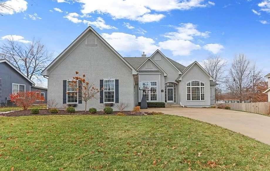 Listing Photo MLS #HMS2631630