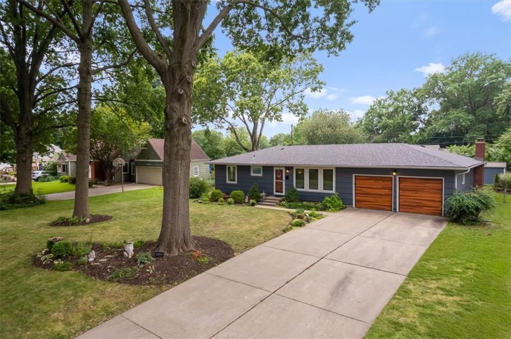 Listing Photo MLS #HMS2631877