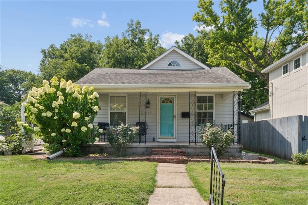 Listing Photo MLS #HMS2631959
