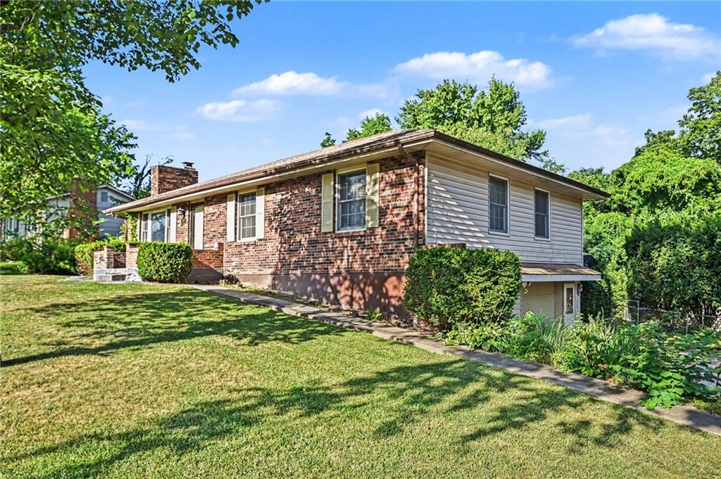 Listing Photo MLS #HMS2632847