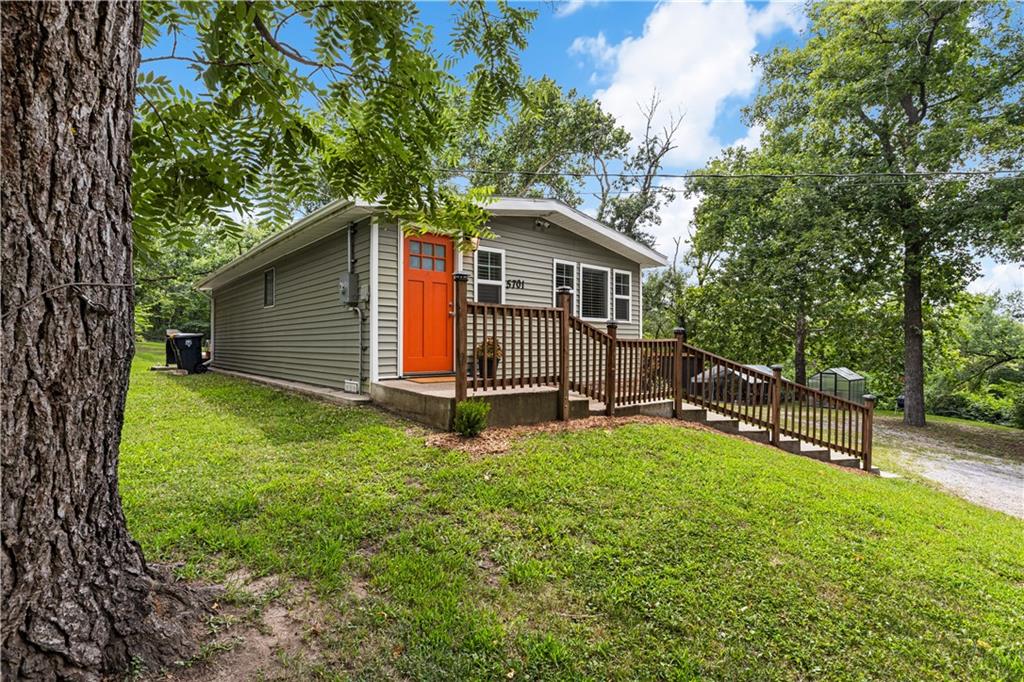 Listing Photo MLS #HMS2633220