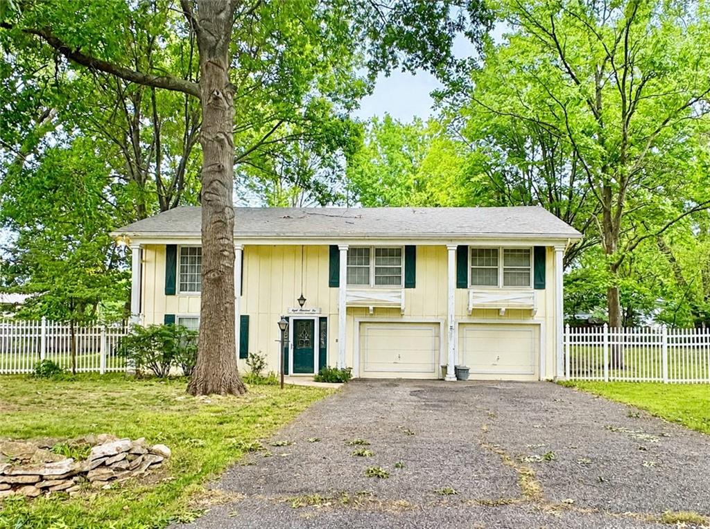 Listing Photo MLS #HMS2633804
