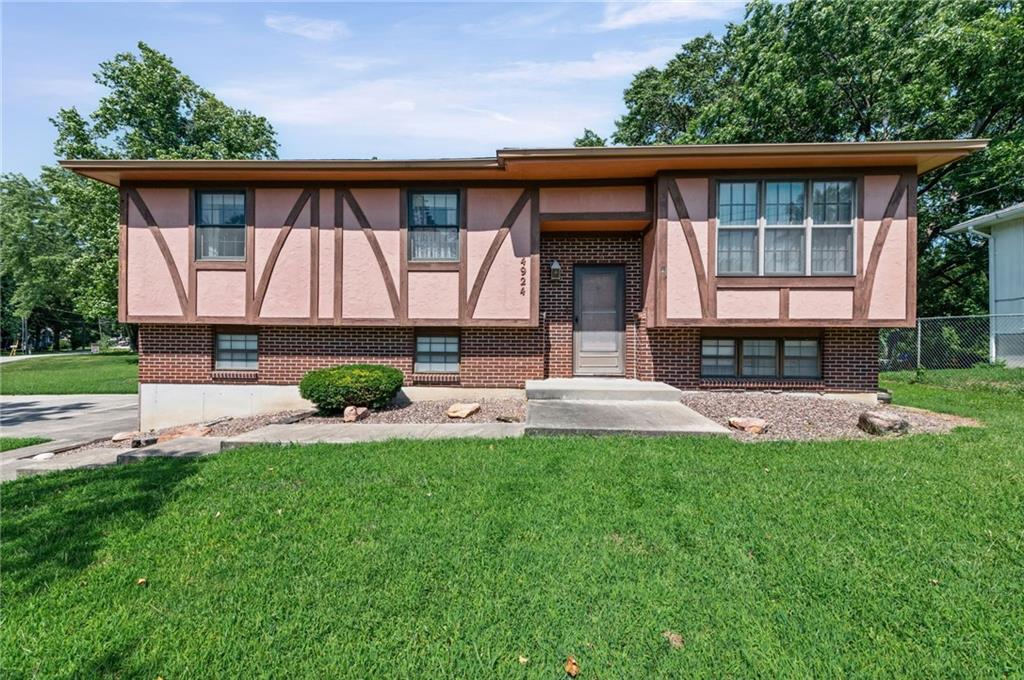 Listing Photo MLS #HMS2634005