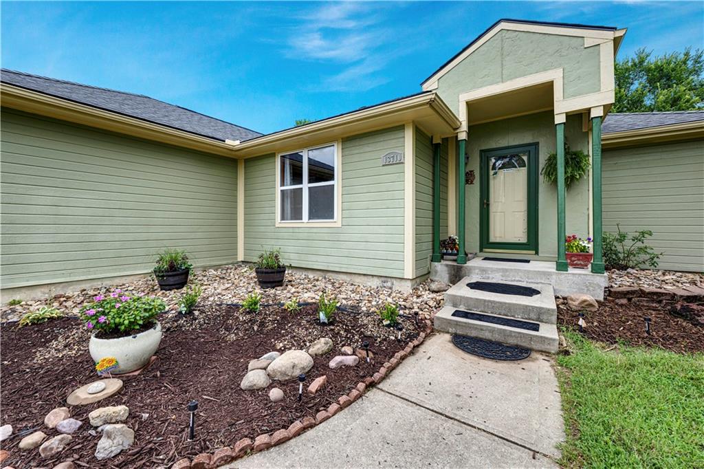 Listing Photo MLS #HMS2634629