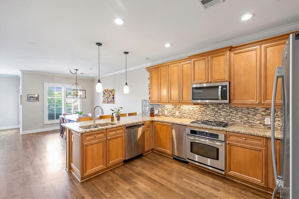 Listing Photo MLS #HMS2636295