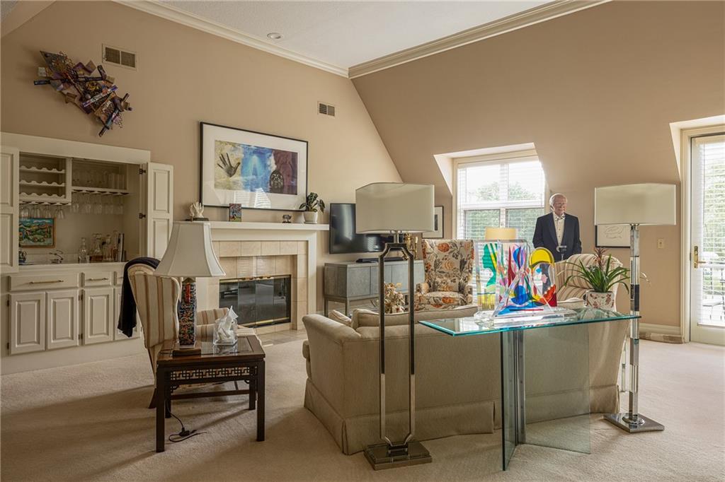 Listing Photo MLS #HMS2637507