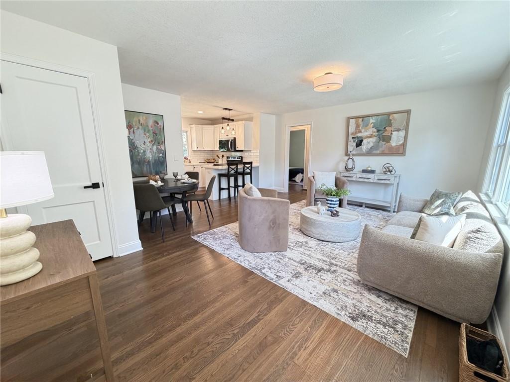 Listing Photo MLS #HMS2637620