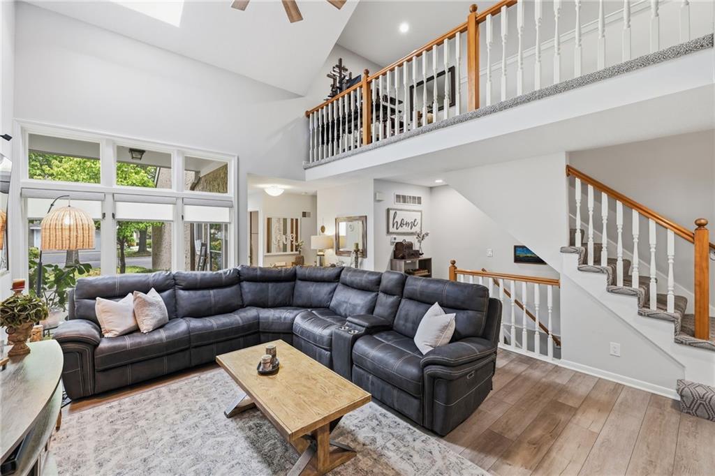 Listing Photo MLS #HMS2639204