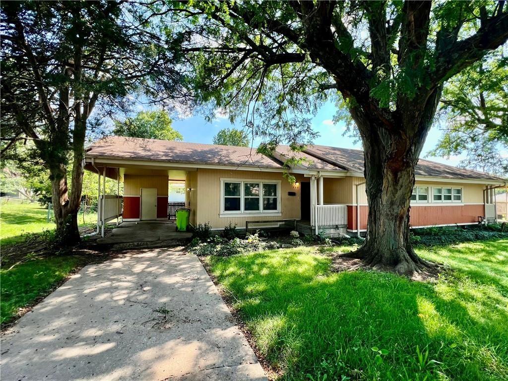 Listing Photo MLS #HMS2641023