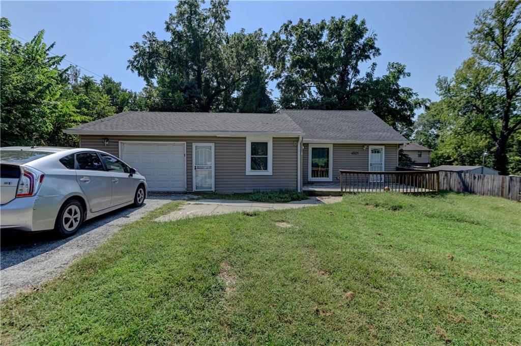 Listing Photo MLS #HMS2641442