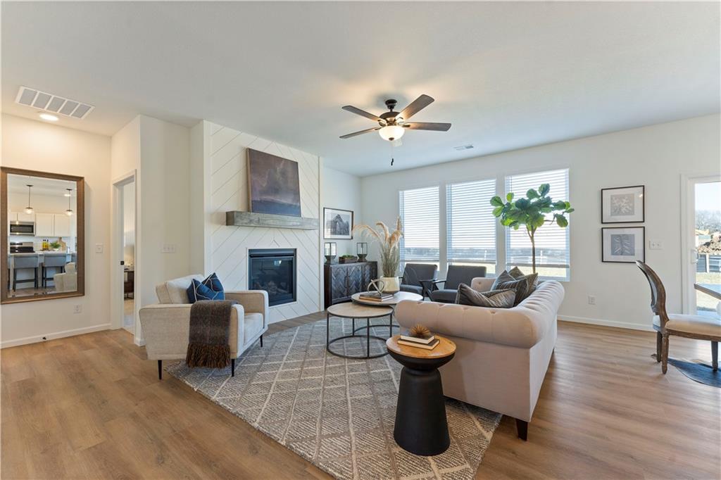 Listing Photo MLS #HMS2641971