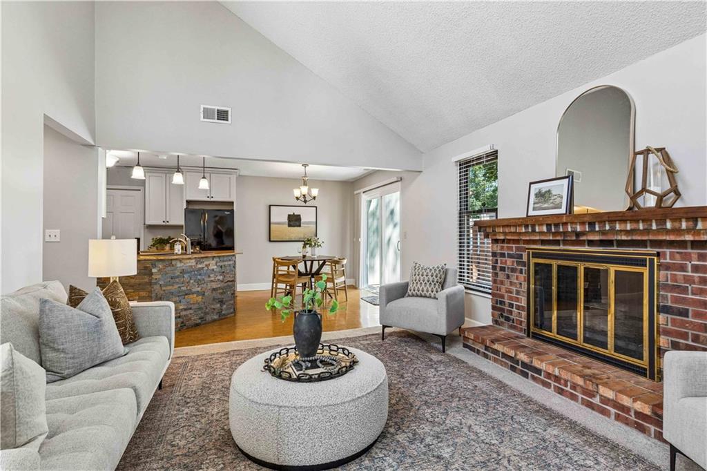 Listing Photo MLS #HMS2642800