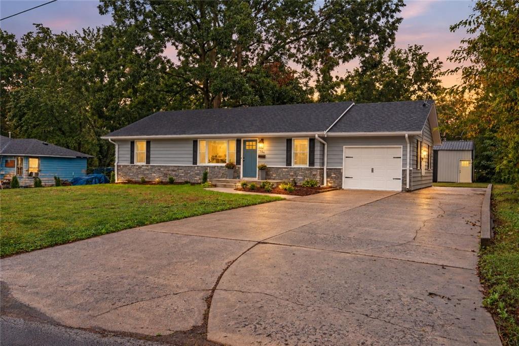 Listing Photo MLS #HMS2643048
