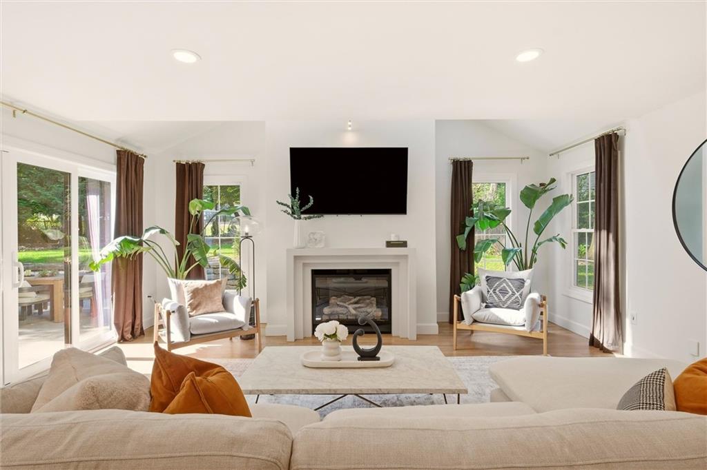 Listing Photo MLS #HMS2643069