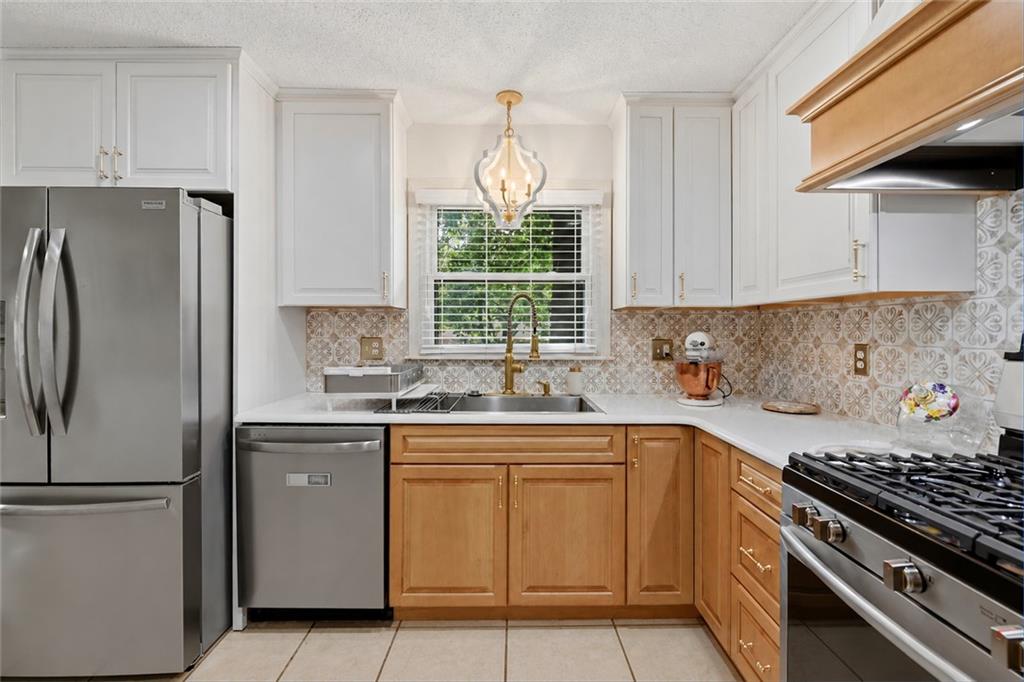 Listing Photo MLS #HMS2644421