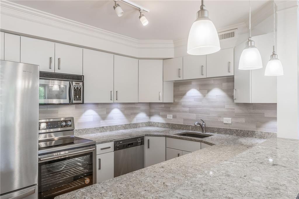 Listing Photo MLS #HMS2644651