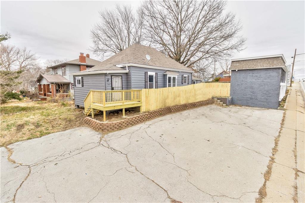 Listing Photo MLS #HMS2646907