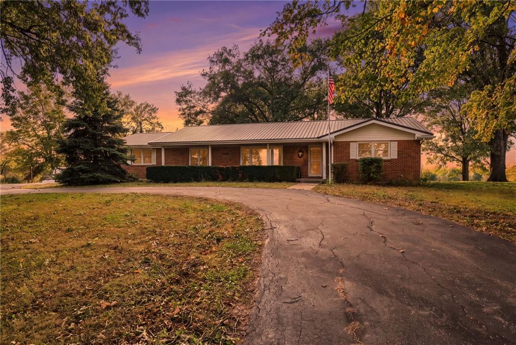 Listing Photo MLS #HMS2647636