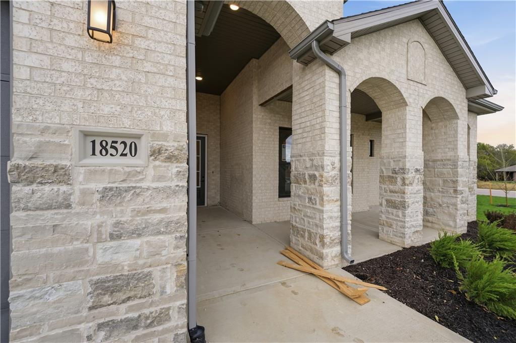 Listing Photo MLS #HMS2647954