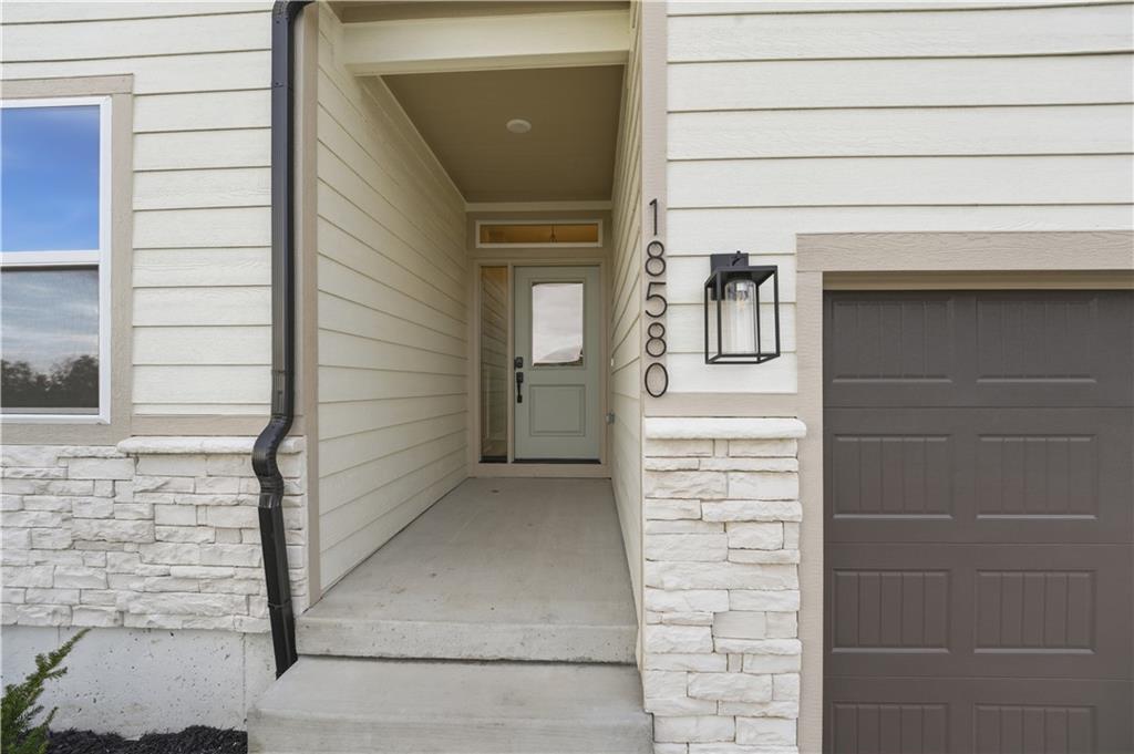 Listing Photo MLS #HMS2648021