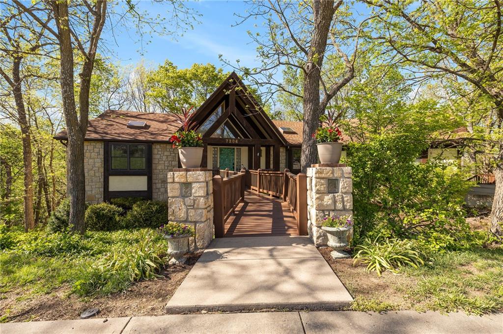 Listing Photo MLS #HMS2648650
