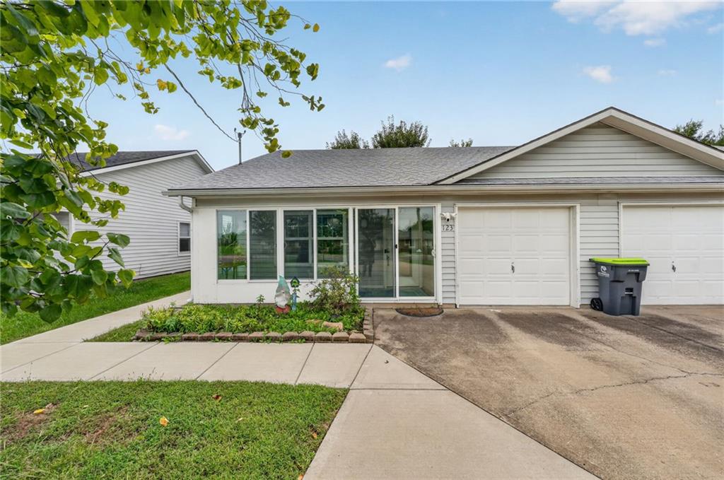 Listing Photo MLS #HMS2648697